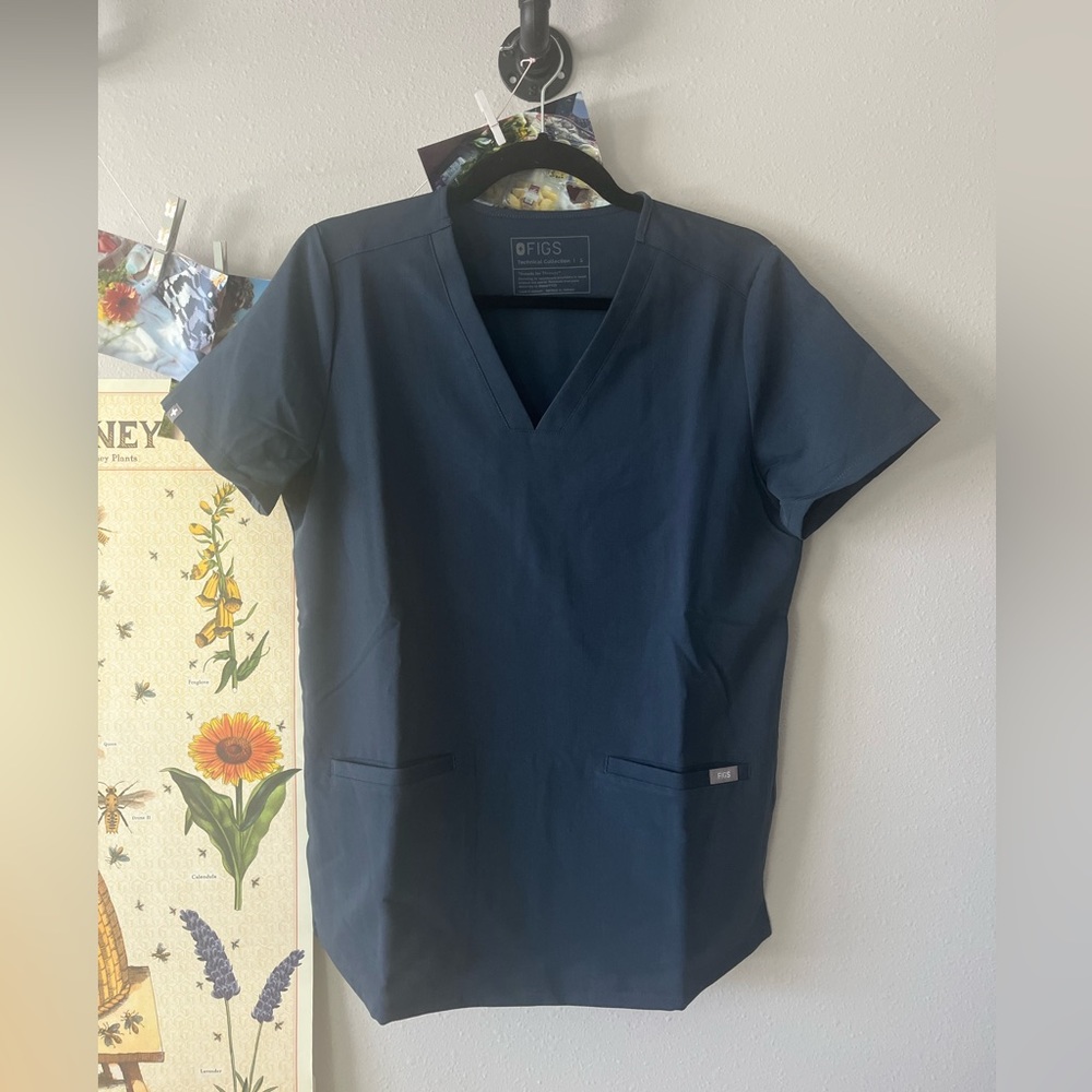 Figs Dark Harbor Casma Three-Pocket Scrub Top